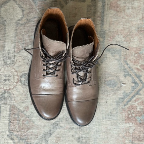 Frye Seth Cap toe size 10 (NIB) - Picture 10 of 14